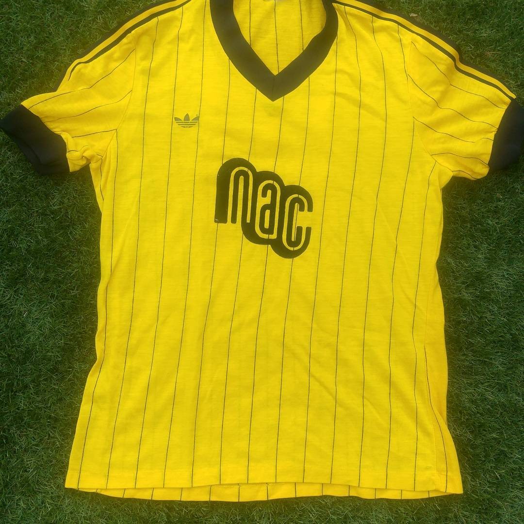 NAC Breda thuisshirt 1982-1983 - 1