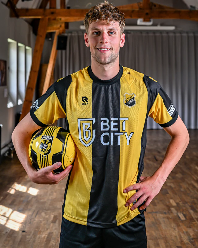 Vitesse thuisshirt 2024-2025 - 1
